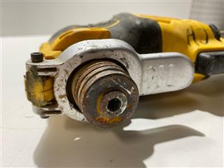 DEWALT MULTI-TOOL DCS356 WITH DCB201 BATTERY